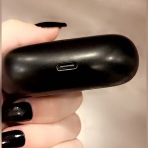 !FAKE! beats wireless headphones.